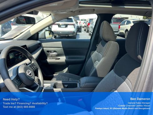Used 2025 Nissan Kicks SV w/ SV Premium Package AWD/4WD image 7