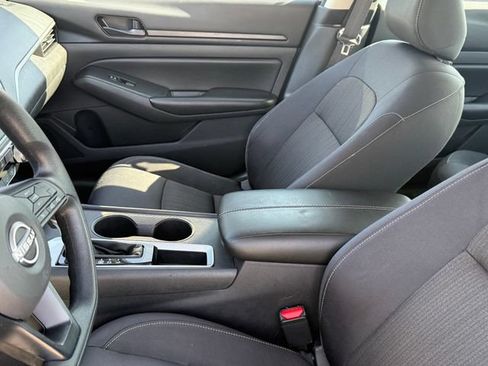 Used 2024 Nissan Altima 2.5 S FWD image 5