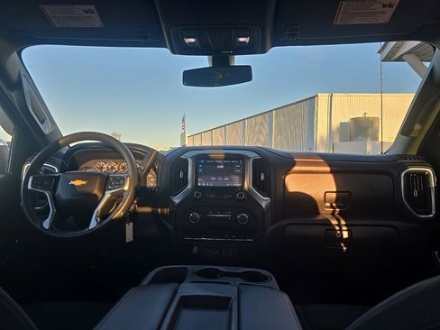 Used 2020 Chevrolet Silverado 1500 LT image 22