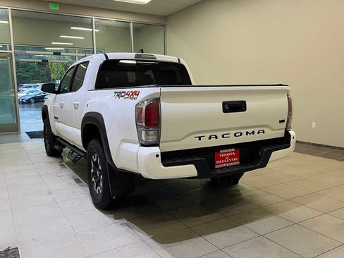 Certified 2020 Toyota Tacoma TRD Off-Road image 4