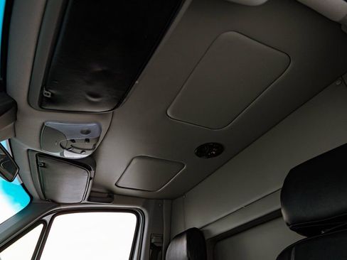 Used 2015 Mercedes-Benz Sprinter 2500 image 17