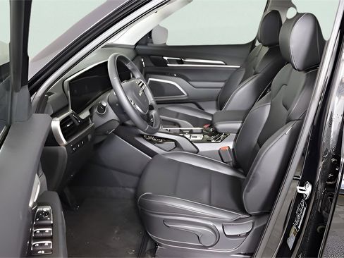 Used 2024 Kia Telluride LX image 19