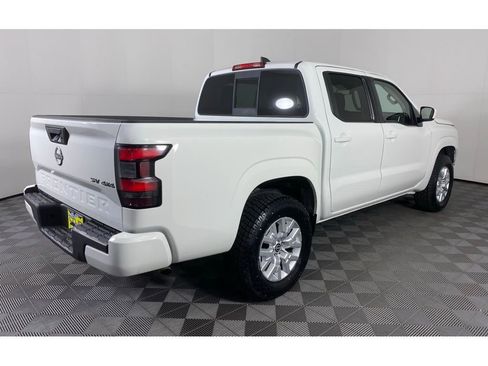Used 2022 Nissan Frontier SV image 17