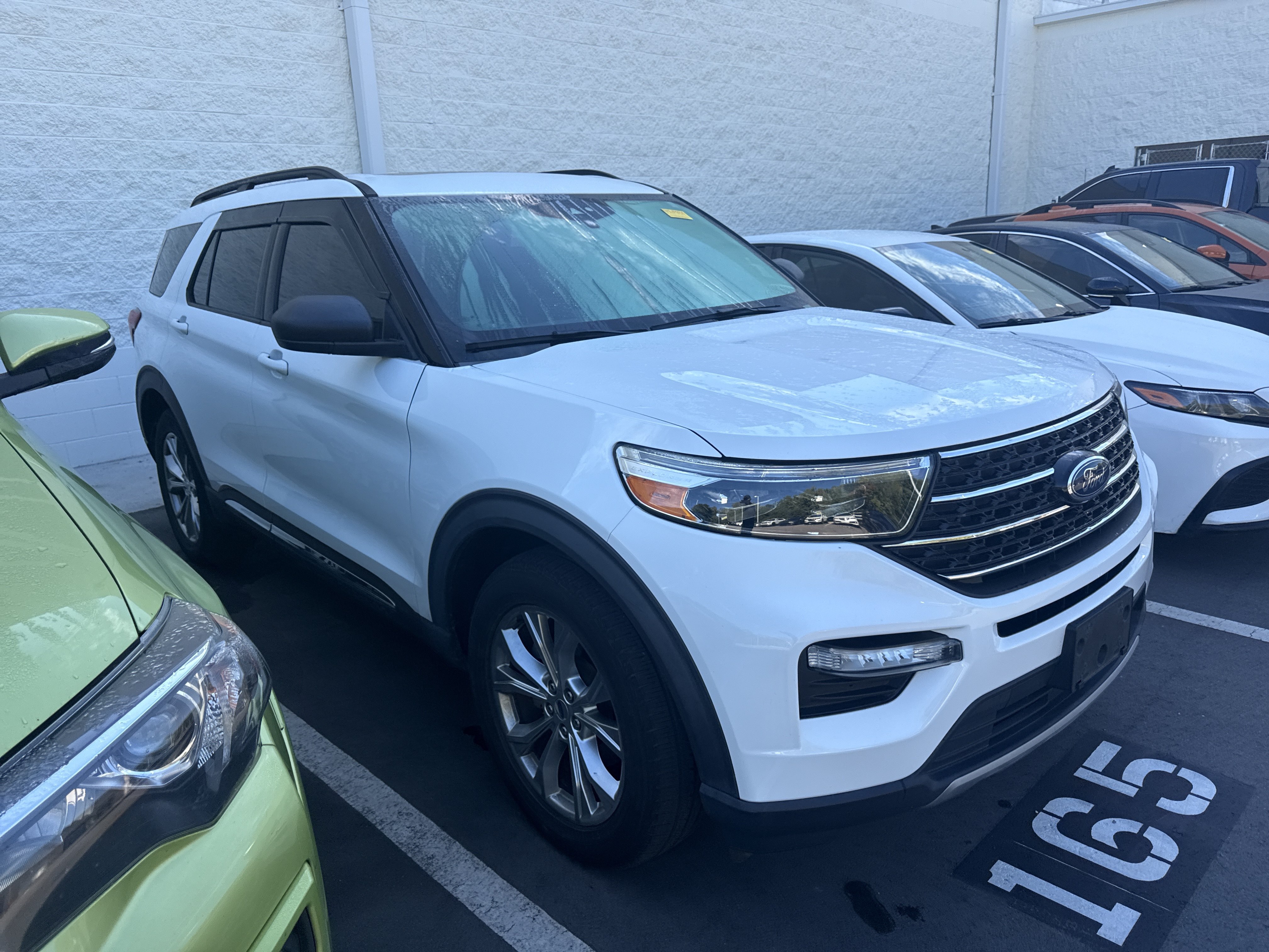 Used 2021 Ford Explorer XLT w/ Equipment Group 202A AWD/4WD image 5