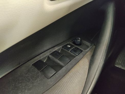 Used 2020 Toyota Corolla L FWD image 27