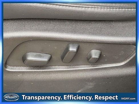 Used 2023 Cadillac XT4 Luxury w/ Cold Weather Package image 11