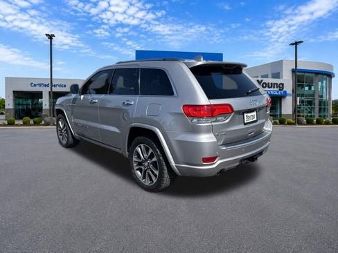 Used 2018 Jeep Grand Cherokee Overland AWD/4WD image 5