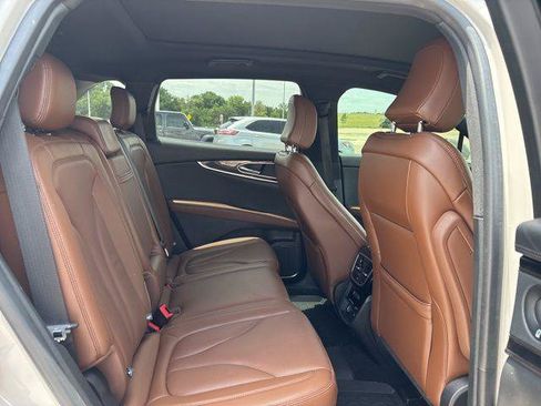 Used 2023 Lincoln Nautilus Reserve AWD/4WD image 16