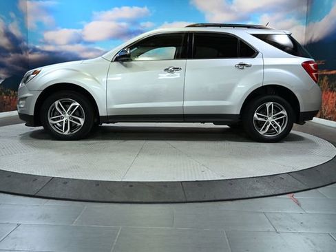 Used 2017 Chevrolet Equinox Premier w/ Enhanced Convenience Package image 4