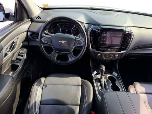 Used 2020 Chevrolet Traverse LT image 17