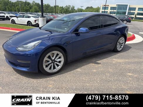 Used 2023 Tesla Model 3 Standard Range RWD image 3