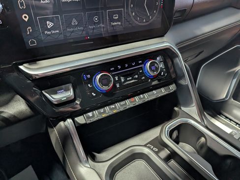 Used 2025 GMC Sierra 2500 Denali Ultimate AWD/4WD image 27