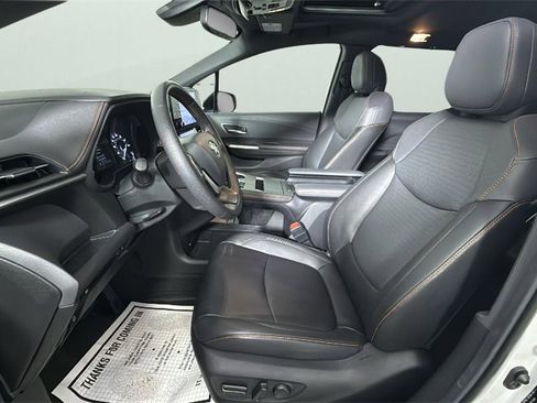 Used 2024 Toyota Sienna XSE image 17