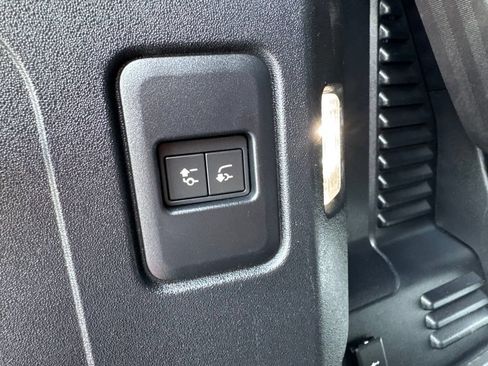 Used 2021 Land Rover Defender 90 X-Dynamic S AWD/4WD image 48