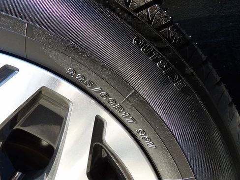 Used 2024 Subaru Forester Premium image 29