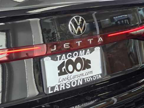 Used 2025 Volkswagen Jetta Sport image 13