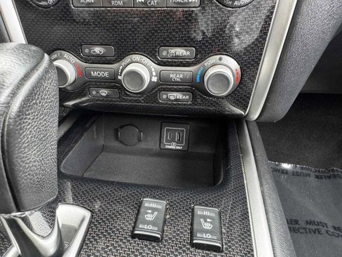 Used 2020 Nissan Pathfinder SL image 36