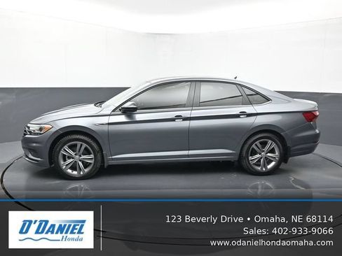 Used 2019 Volkswagen Jetta R-Line FWD image 2