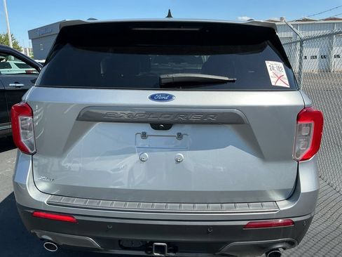 Used 2023 Ford Explorer XLT w/ Equipment Group 202A RWD image 6