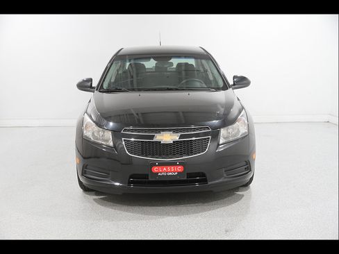 Used 2011 Chevrolet Cruze LT FWD image 2