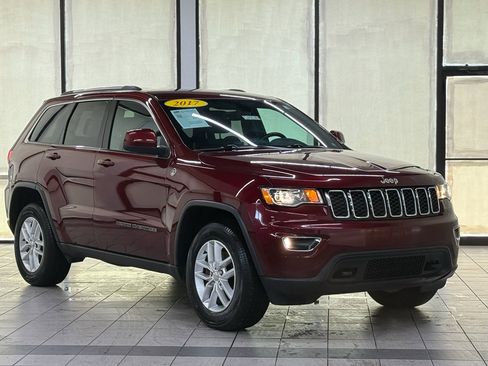 Used 2017 Jeep Grand Cherokee Laredo w/ Quick Order Package 23E AWD/4WD image 1