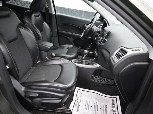 Used 2018 Jeep Compass Latitude AWD/4WD image 7