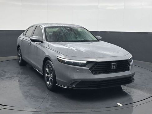 New 2025 Honda Accord EX-L image 2
