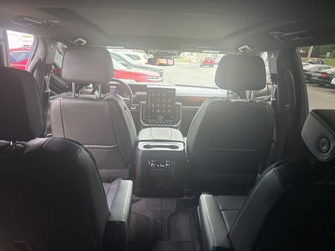 Used 2026 GMC Yukon Denali w/ Sun & Power Step Package AWD/4WD image 18