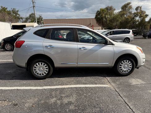 Used 2015 Nissan Rogue S w/ Convenience Package AWD/4WD image 4