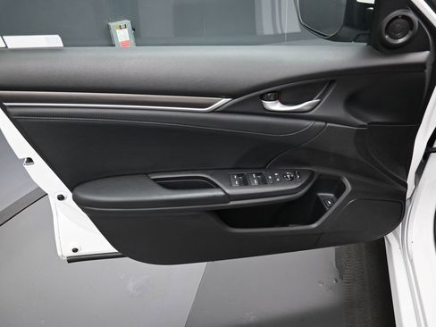 Used 2019 Honda Civic EX-L image 11