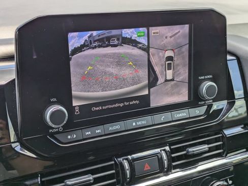 Used 2025 Nissan Pathfinder Rock Creek AWD/4WD image 21