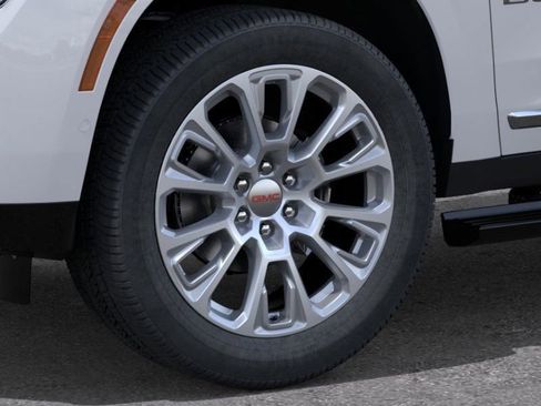 New 2026 GMC Yukon Denali w/ Denali Reserve Package AWD/4WD image 10