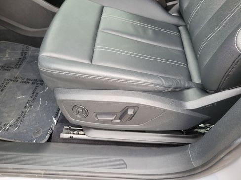 Used 2023 Audi Q4 e-tron Premium Plus w/ Premium Plus image 19