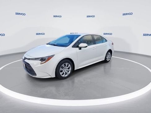 Used 2023 Toyota Corolla LE image 4