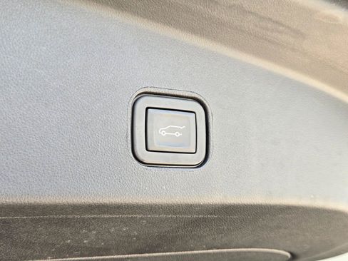 Certified 2024 Cadillac Lyriq Luxury AWD/4WD image 31