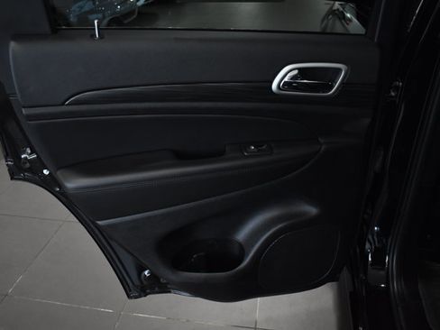 Used 2021 Jeep Grand Cherokee Laredo X AWD/4WD image 30