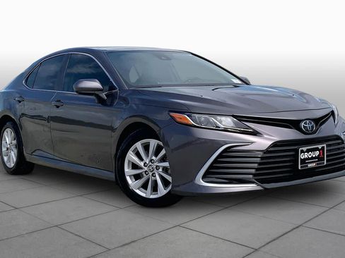 Used 2023 Toyota Camry LE FWD image 3