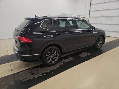 Used 2023 Volkswagen Tiguan SE w/ Panoramic Sunroof Package