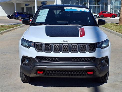 Used 2023 Jeep Compass Trailhawk image 2