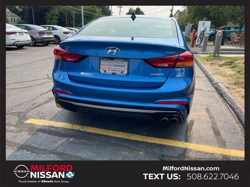 Used 2017 Hyundai Elantra Sport w/ Sport Premium Package 06 FWD image 4