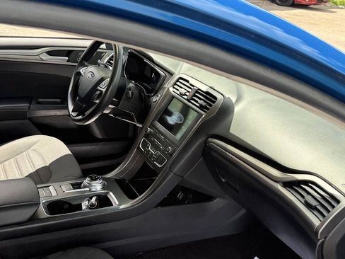 Used 2020 Ford Fusion SE FWD image 13