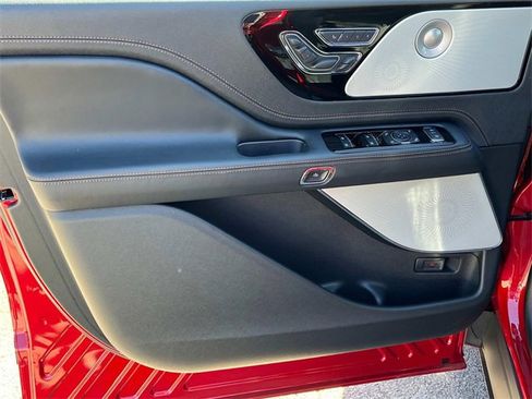 New 2025 Lincoln Aviator Black Label w/ Jet Appearance Package image 21