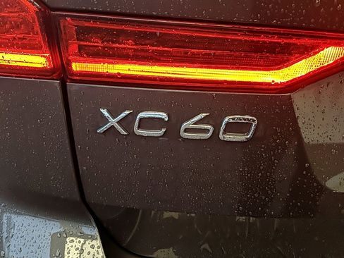 Used 2022 Volvo XC60 B5 Inscription w/ Advanced Package image 7