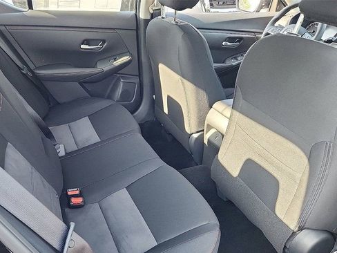 New 2025 Nissan Sentra SR w/ Midnight Edition FWD image 15