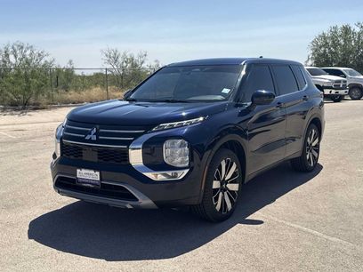 Used 2025 Mitsubishi Outlander SE