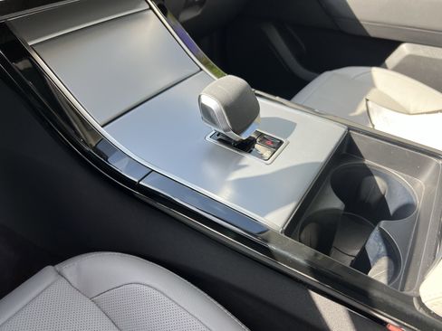 Certified 2025 Land Rover Range Rover Velar S AWD/4WD image 28