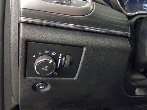 Used 2019 Jeep Grand Cherokee Limited AWD/4WD image 26