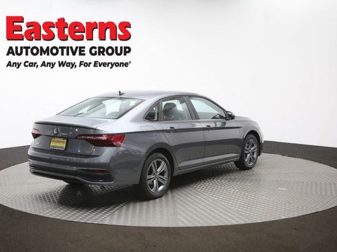 Used 2024 Volkswagen Jetta SE FWD image 42