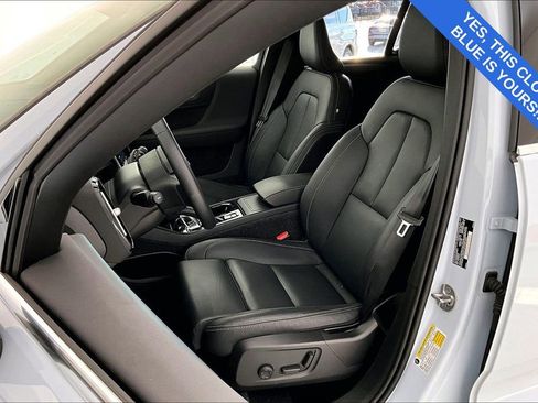 Certified 2025 Volvo XC40 B5 Plus image 33