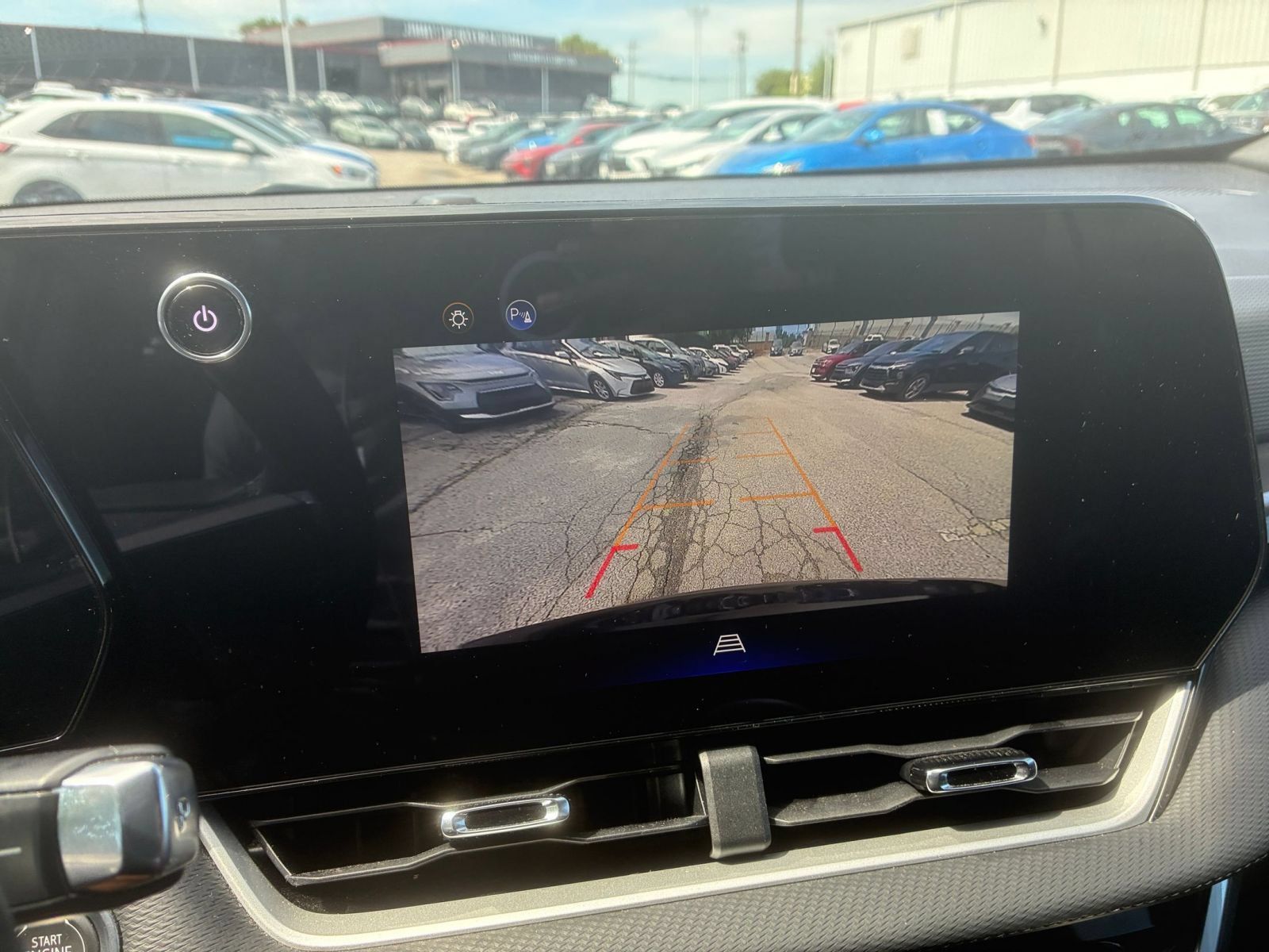 Used 2025 Chevrolet Equinox LT FWD image 19